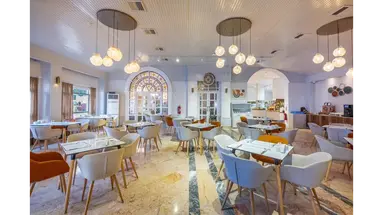 ROSE GARDEN PREMIUM HOTEL