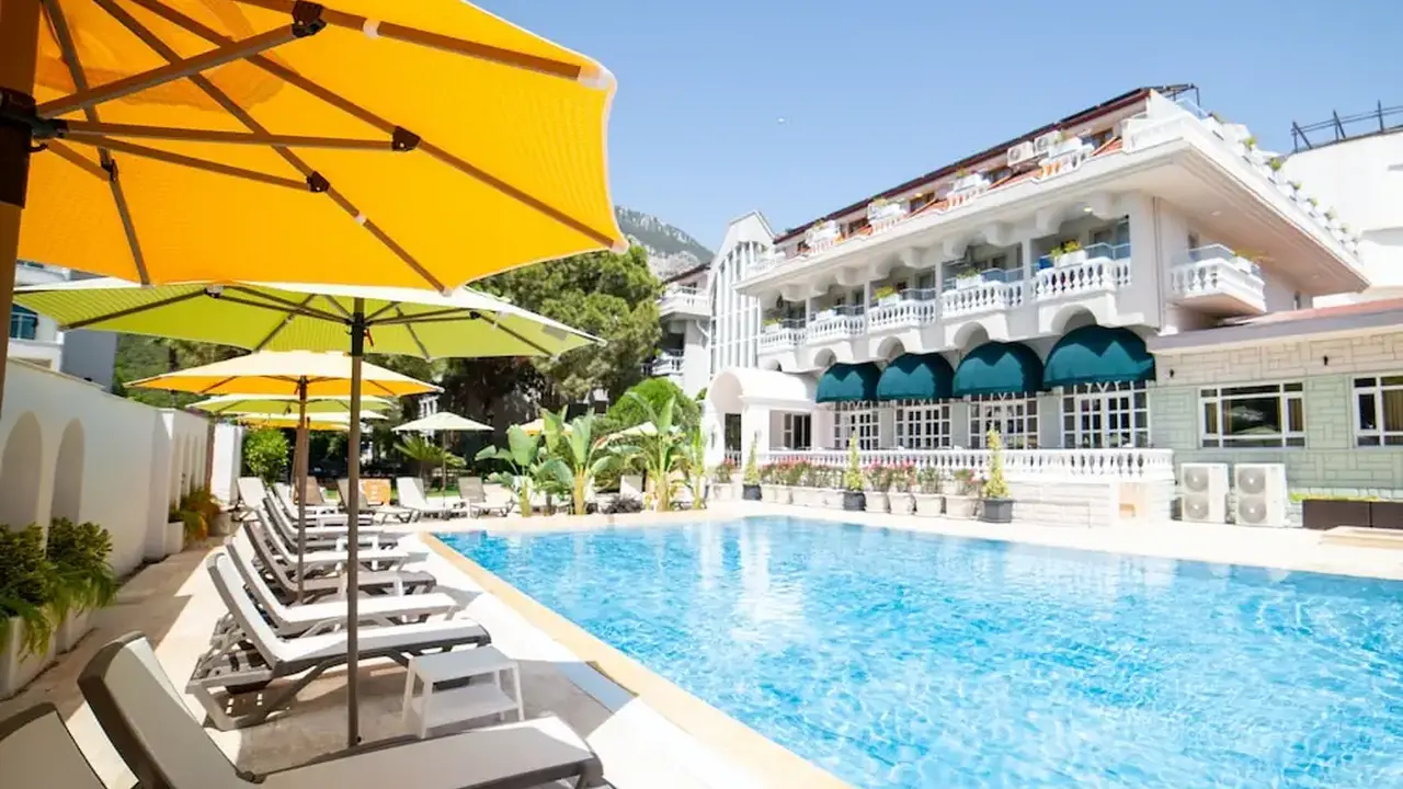 Rose Garden Premium Hotel