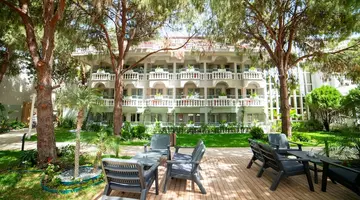 Rose Garden Premium Hotel