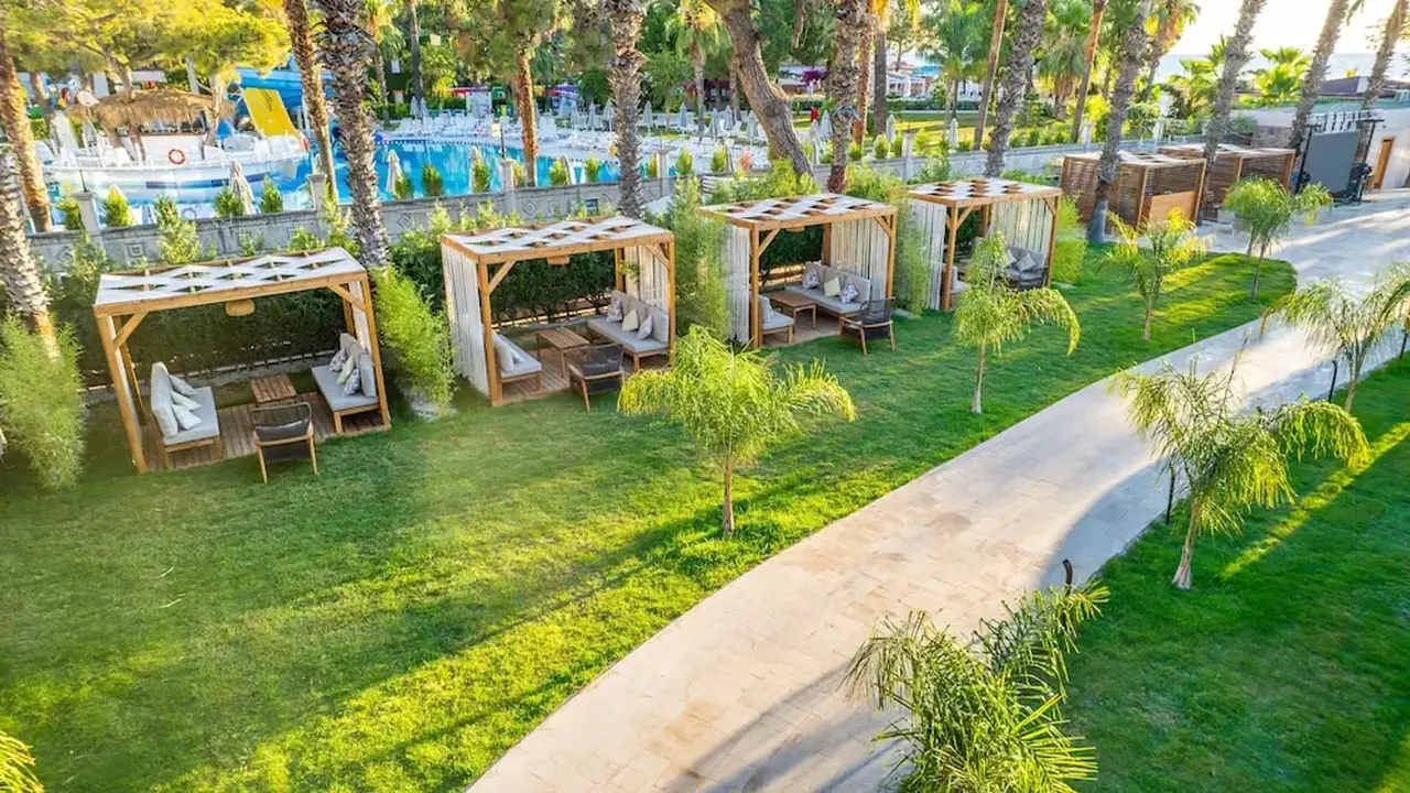 Rose Garden Premium Hotel