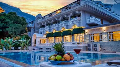 ROSE GARDEN PREMIUM HOTEL