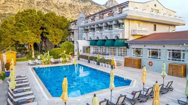 Rose Garden Premium Hotel