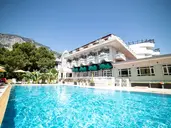 Rose Garden Premium Hotel