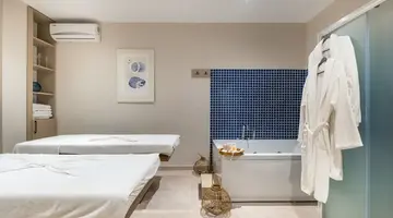 Rose Garden Premium Hotel