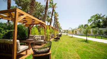 Rose Garden Premium Hotel