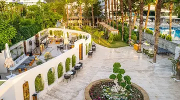Rose Garden Premium Hotel