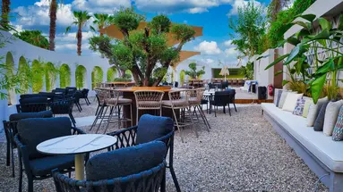 ROSE GARDEN PREMIUM HOTEL