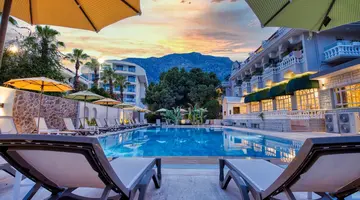 ROSE GARDEN PREMIUM HOTEL