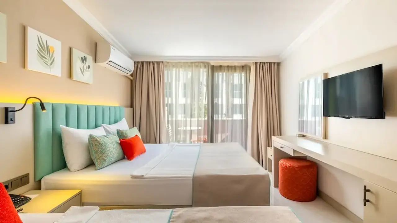 Rose Garden Premium Hotel