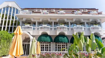 Rose Garden Premium Hotel