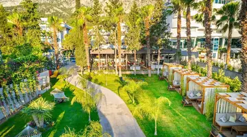Rose Garden Premium Hotel