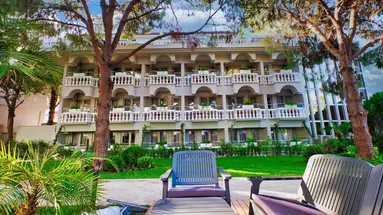 ROSE GARDEN PREMIUM HOTEL