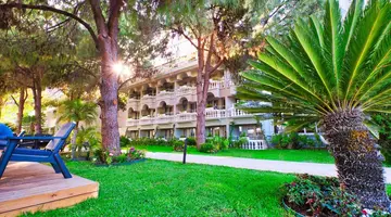ROSE GARDEN PREMIUM HOTEL
