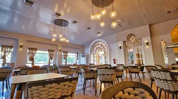 ROSE GARDEN PREMIUM HOTEL