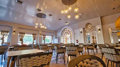 ROSE GARDEN PREMIUM HOTEL