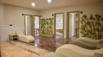 ROSE GARDEN PREMIUM HOTEL