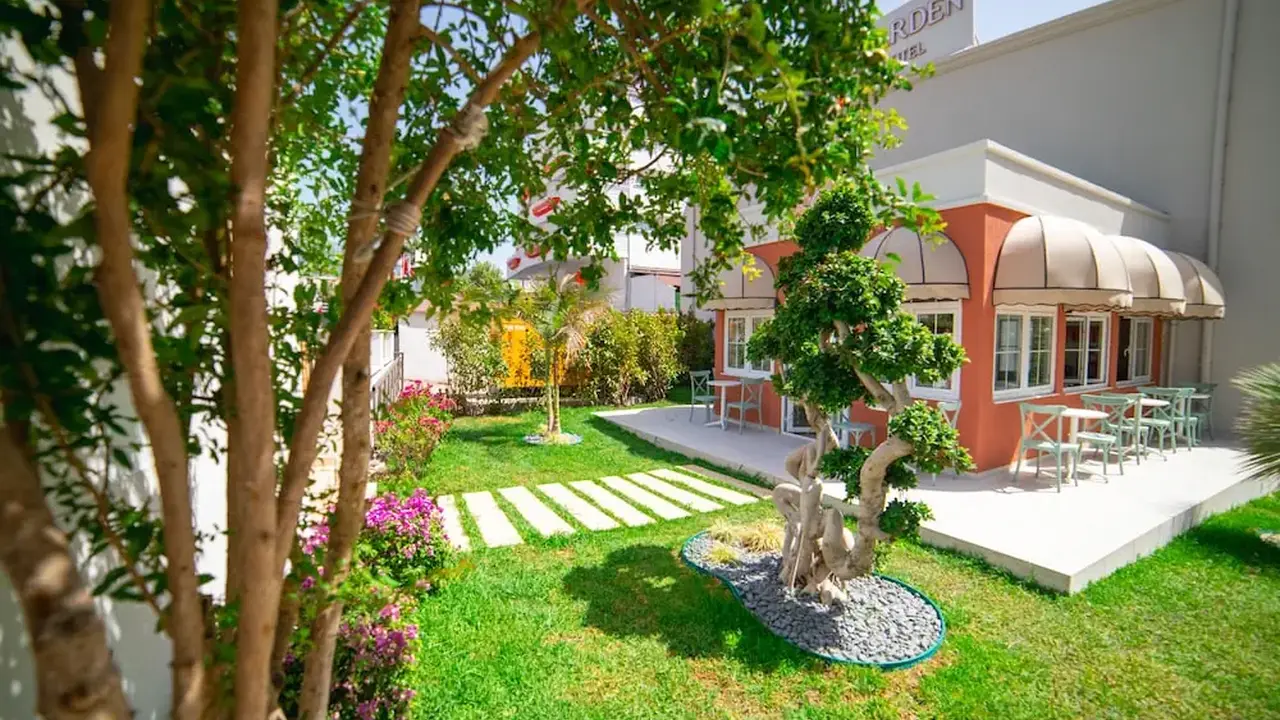 Rose Garden Premium Hotel