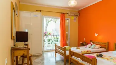 Roussas Studios and Apartments