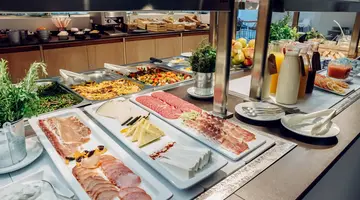 ROUTE ACTIVE HOTEL