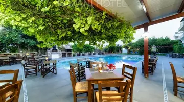 Roxani Hotel