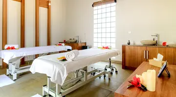 Royal Andilana Resort & Spa