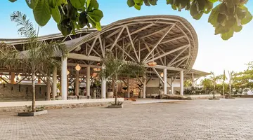 Royal Andilana Resort & Spa