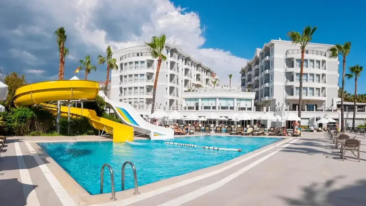 Royal Atlantis Beach Hotel