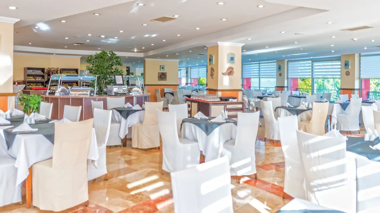 ROYAL ATLANTIS BEACH HOTEL