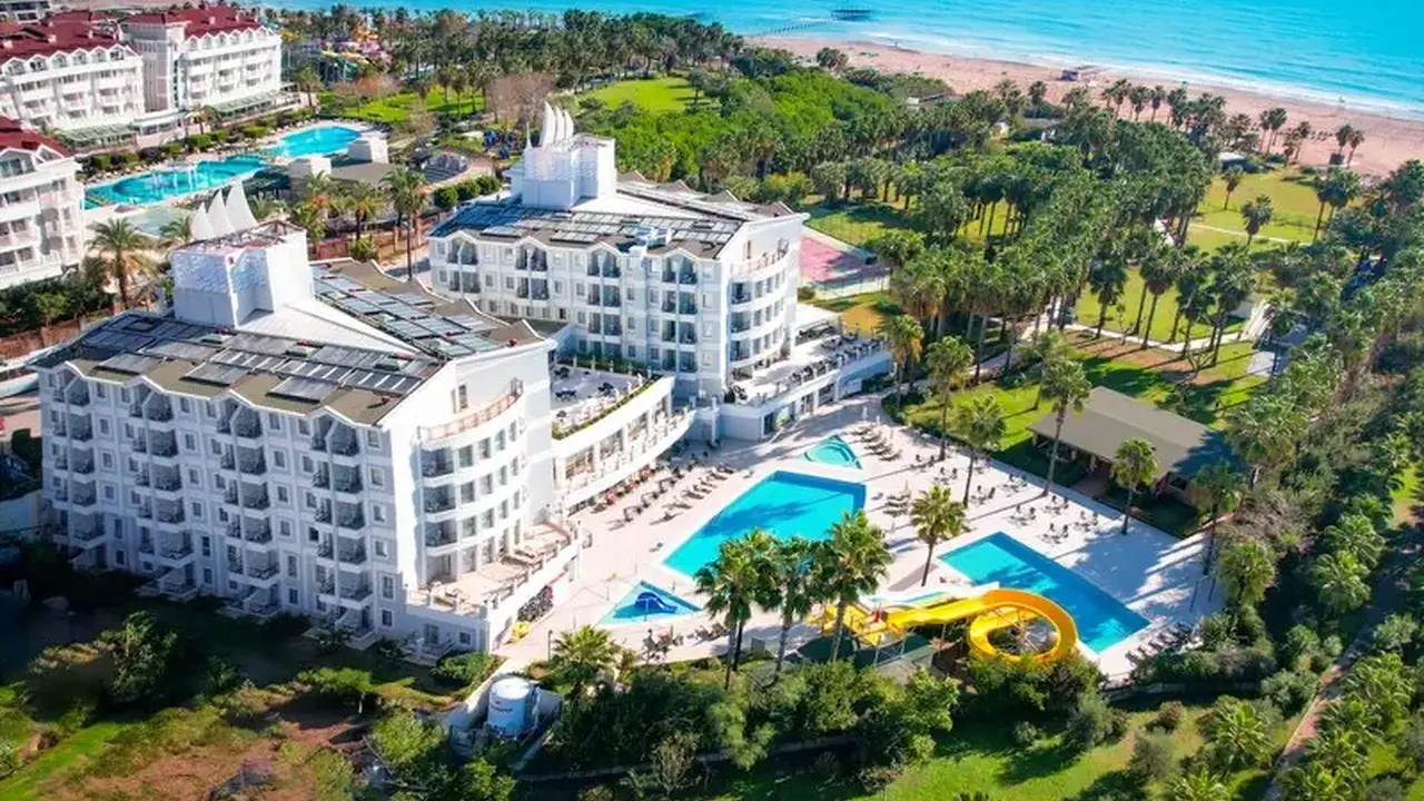Royal Atlantis Beach Hotel