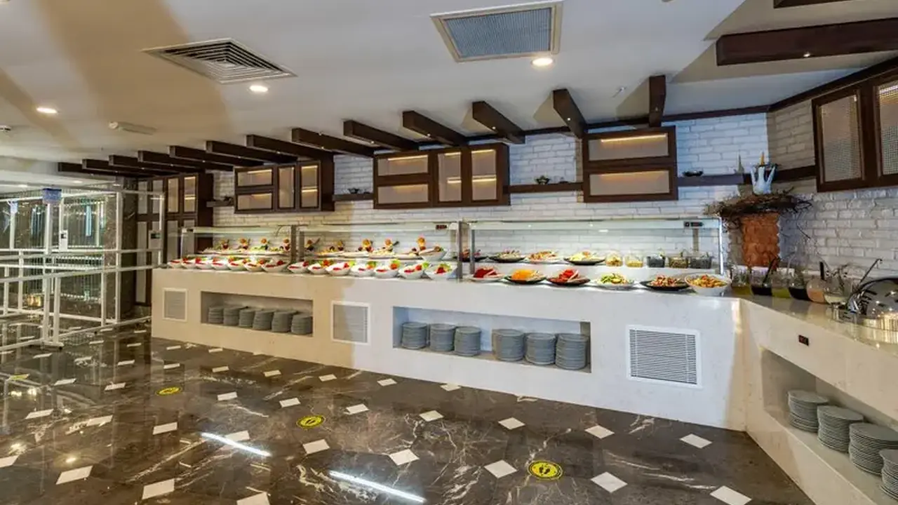 Royal Atlantis Beach Hotel