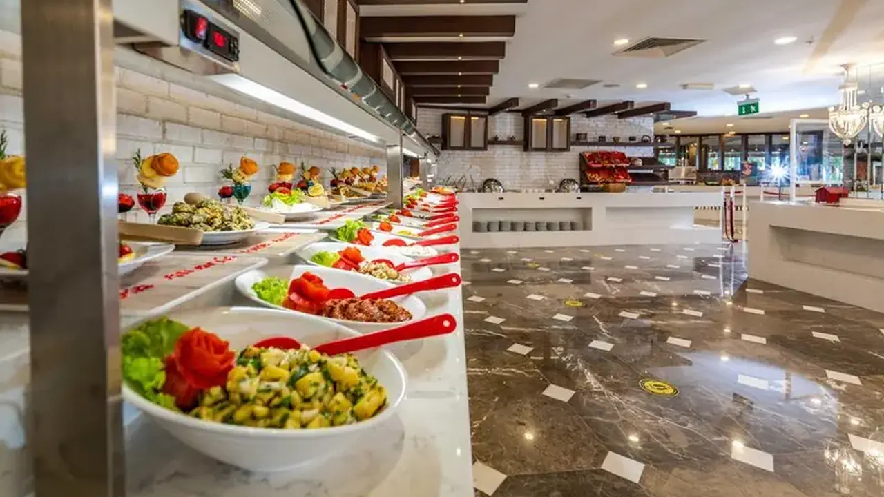 Royal Atlantis Beach Hotel