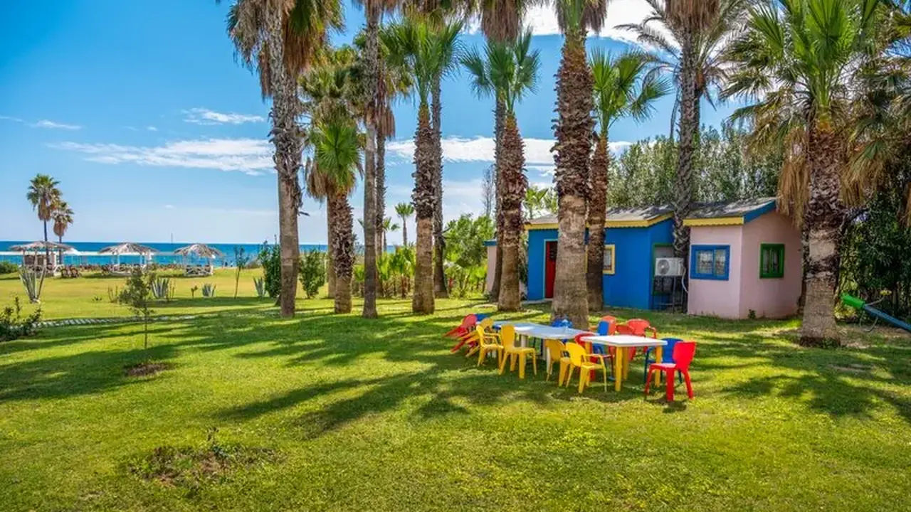 Royal Atlantis Beach Hotel