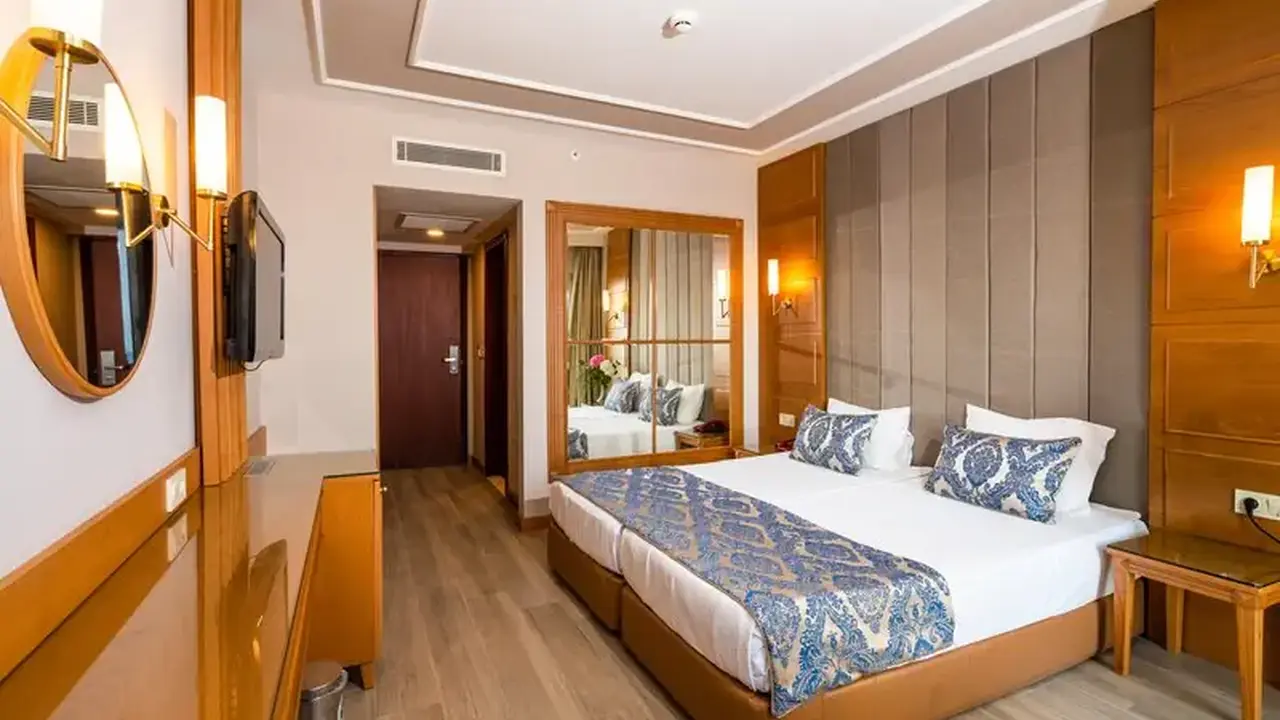Royal Atlantis Beach Hotel