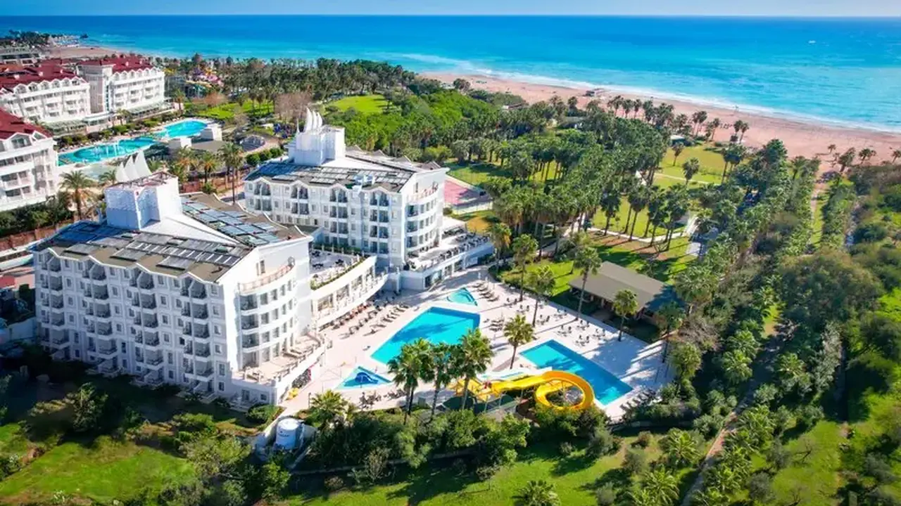 Royal Atlantis Beach Hotel