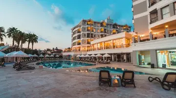 Royal Atlantis Beach Hotel