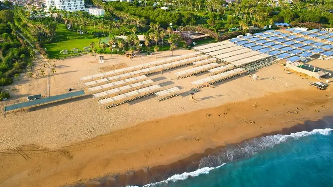 Royal Atlantis Beach Hotel