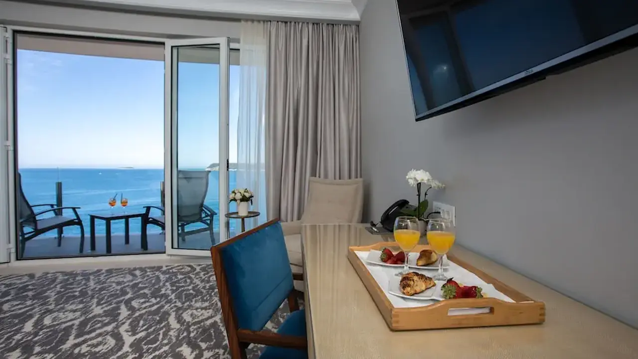 Royal Blue Hotel