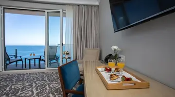 Royal Blue Hotel