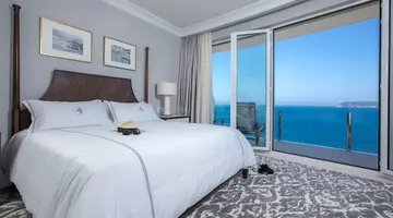 Royal Blue Hotel