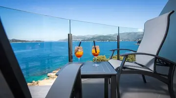 Royal Blue Hotel