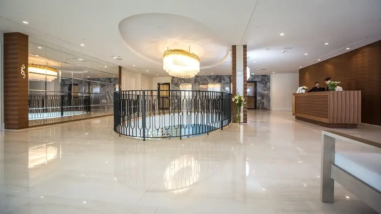 Royal Blue Hotel
