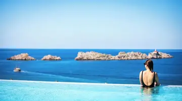 Royal Blue Hotel