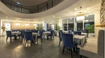 Royal Blue Hotel