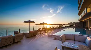 Royal Blue Hotel