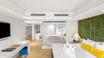 ROYAL CLIFF BEACH HOTEL