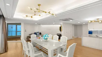 ROYAL CLIFF BEACH HOTEL