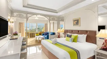 ROYAL CLIFF BEACH HOTEL