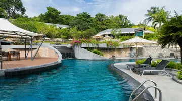 ROYAL CLIFF BEACH HOTEL