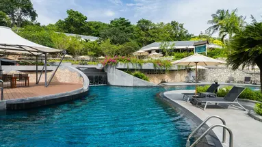 ROYAL CLIFF BEACH HOTEL