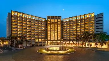 ROYAL CLIFF BEACH HOTEL
